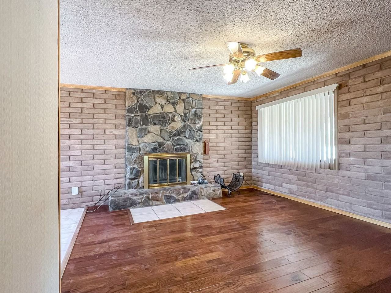 2603 Princeton Ave - Photo 3 of 23