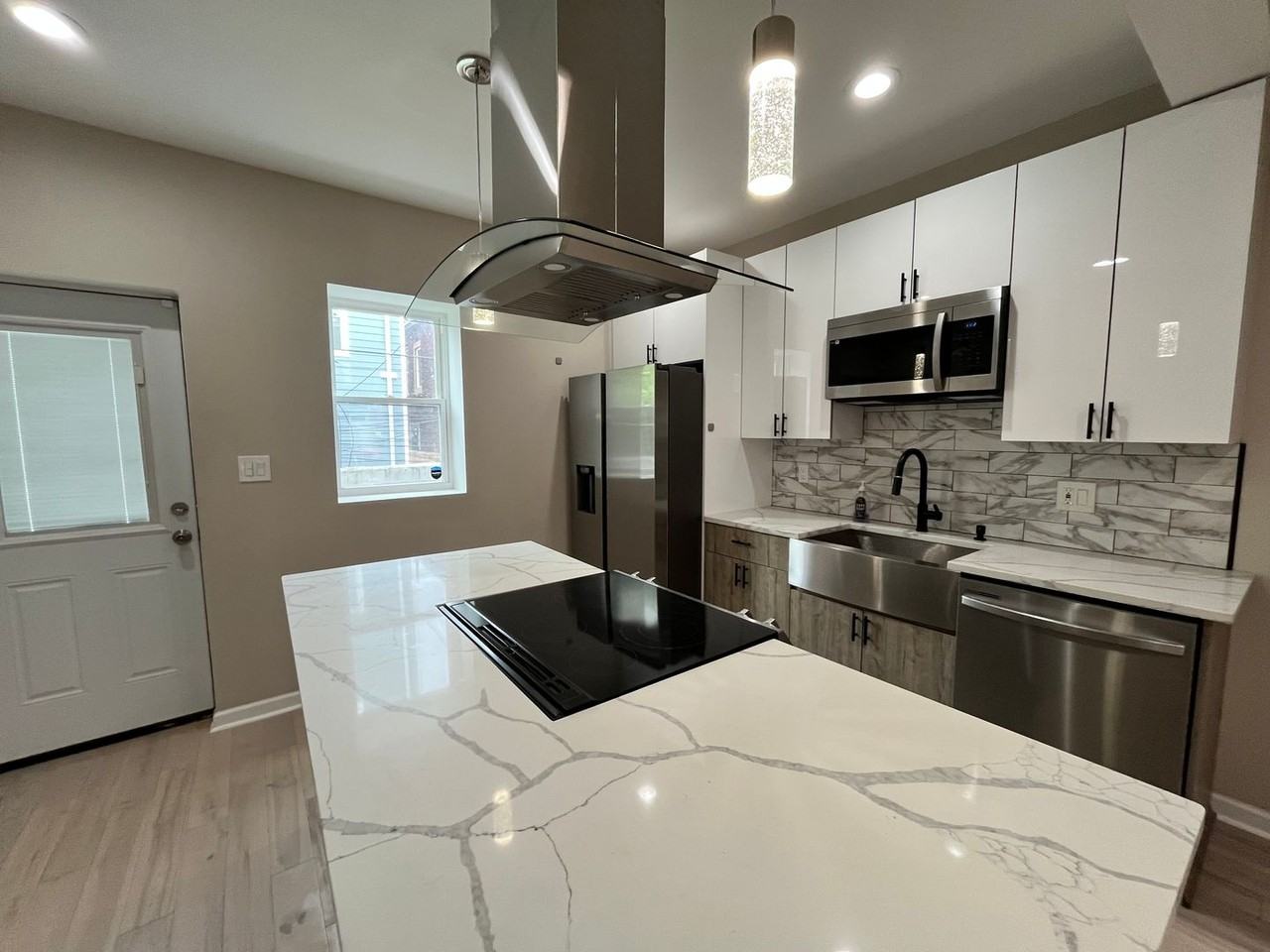 1416 N Dover St - Photo 6 of 34