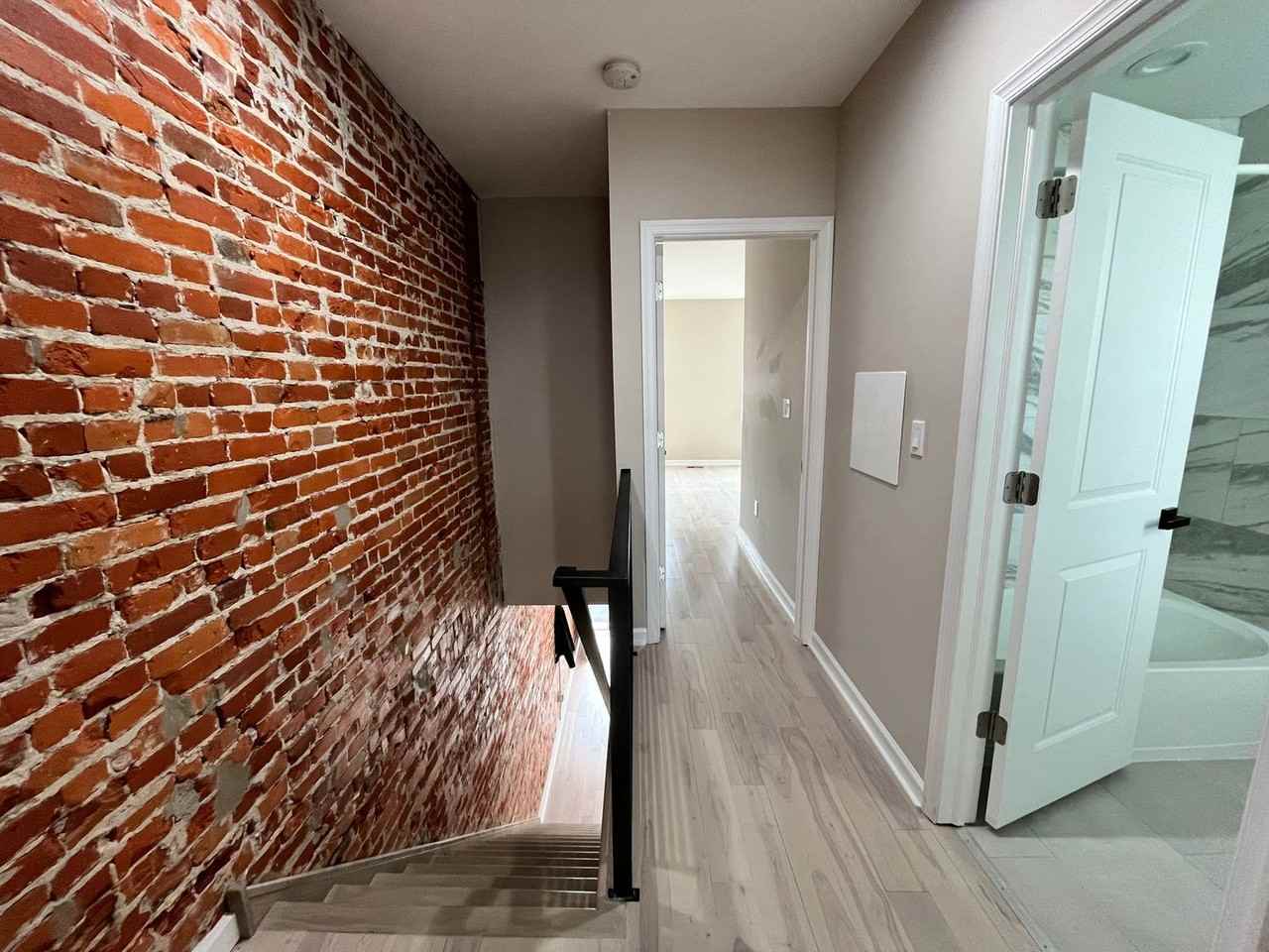 1416 N Dover St - Photo 7 of 34