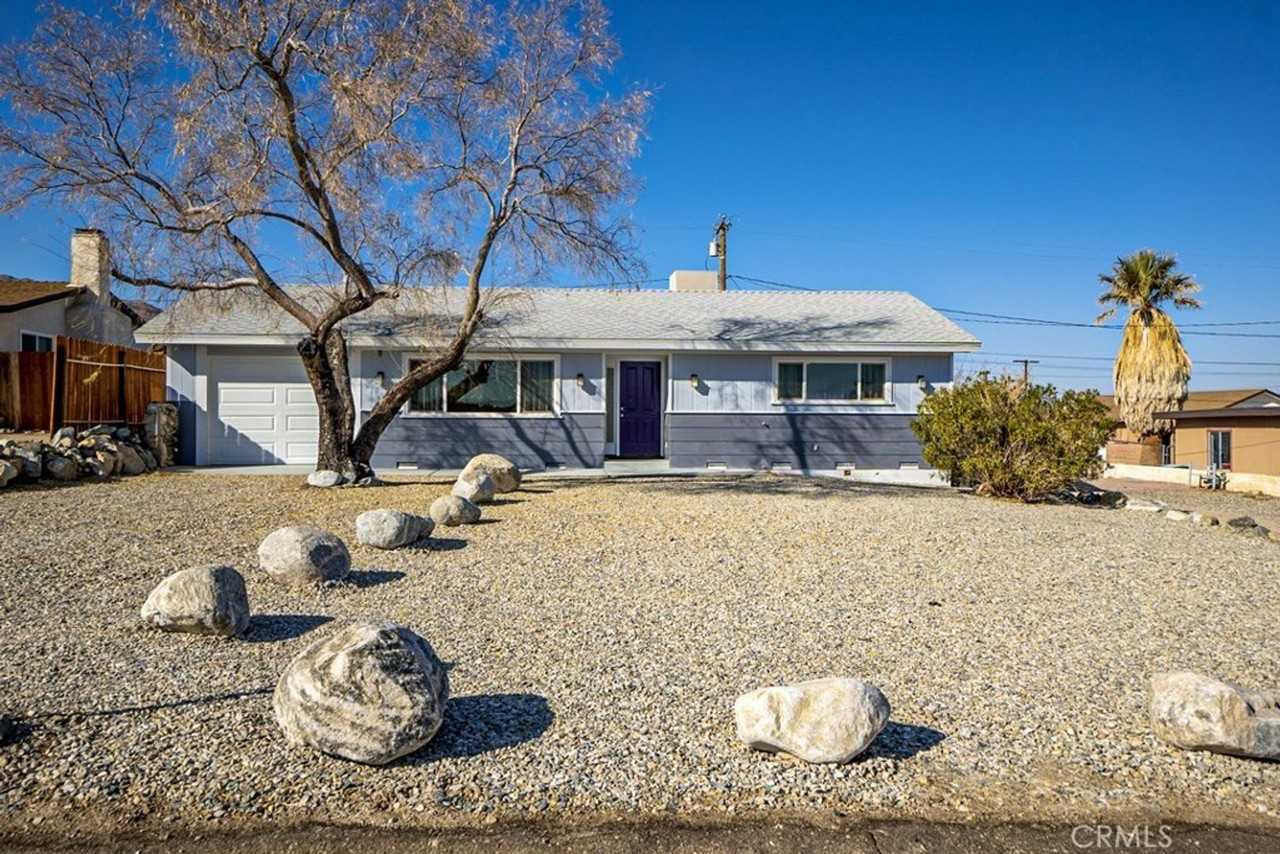 7344 Bedouin Ave - Photo 3 of 28