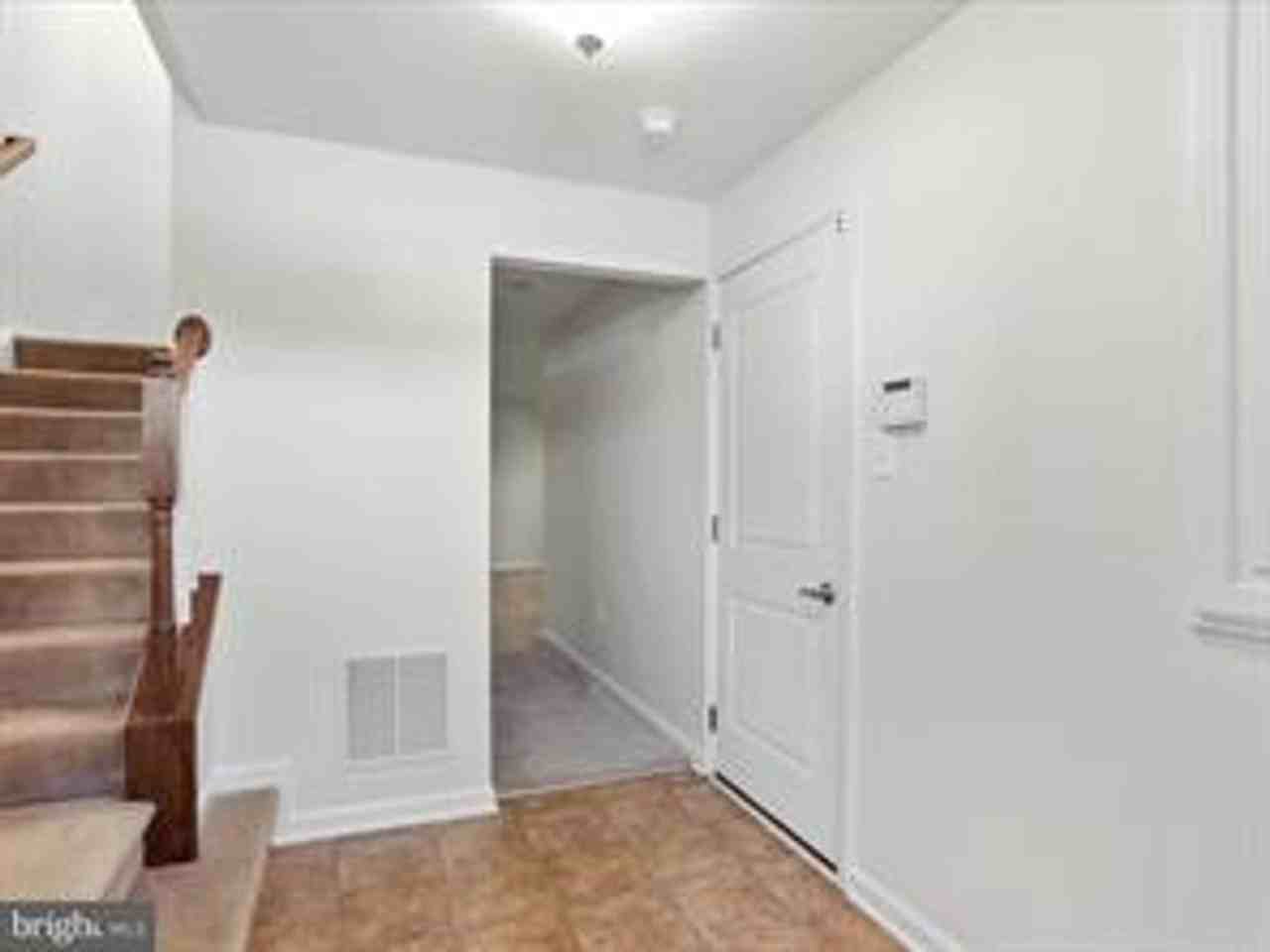 100 Norwood Dr - Photo 2 of 23
