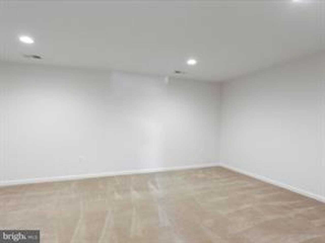 100 Norwood Dr - Photo 4 of 23