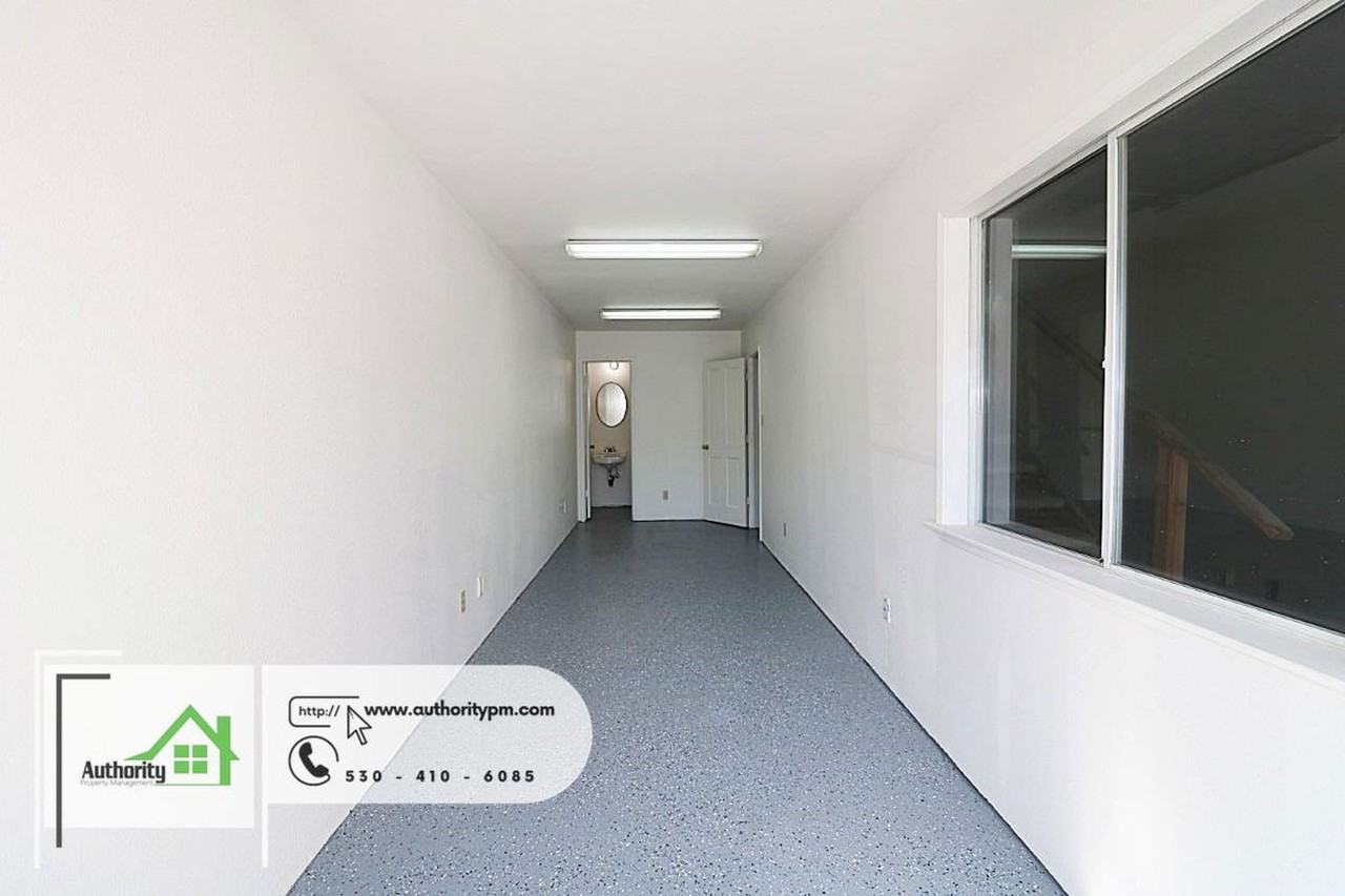 925 Wall St #3 - Photo 3 of 15