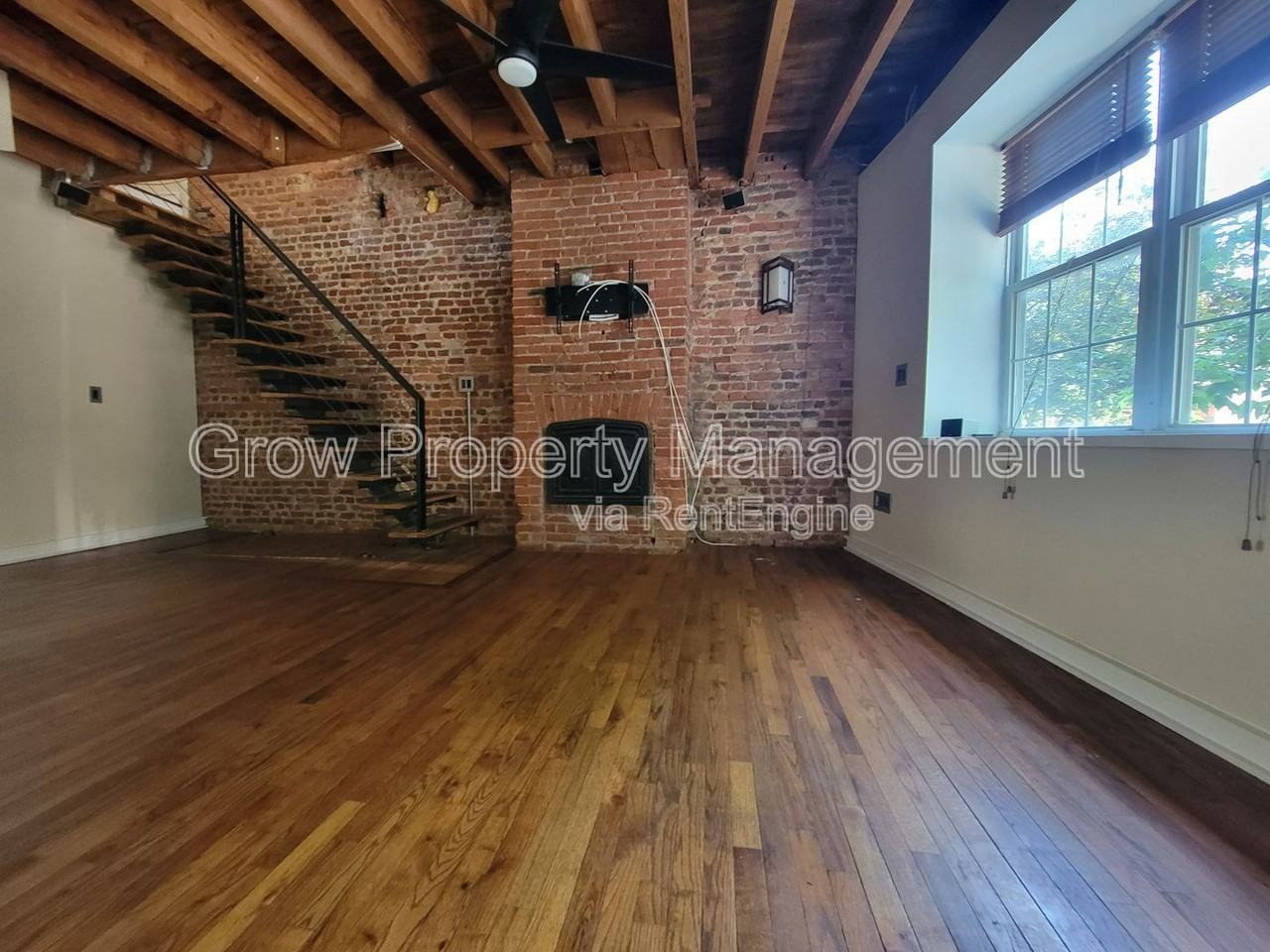 1019 S 10th St - Photo 2 of 24