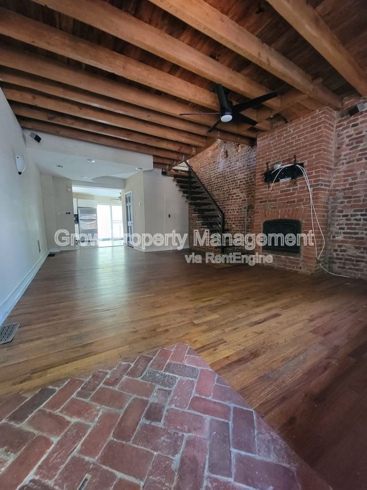 1019 S 10th St - Photo 3 of 24
