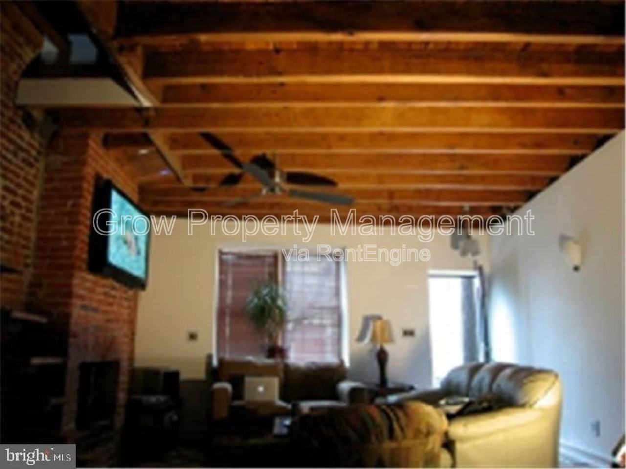 1019 S 10th St - Photo 4 of 24