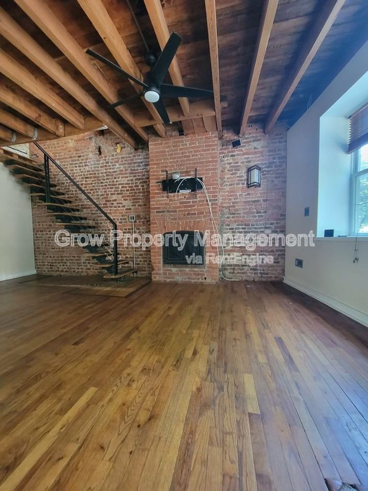 1019 S 10th St - Photo 5 of 24