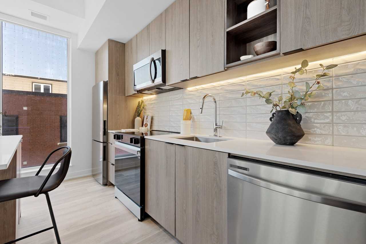 400 Albert Street - Photo 2 of 17