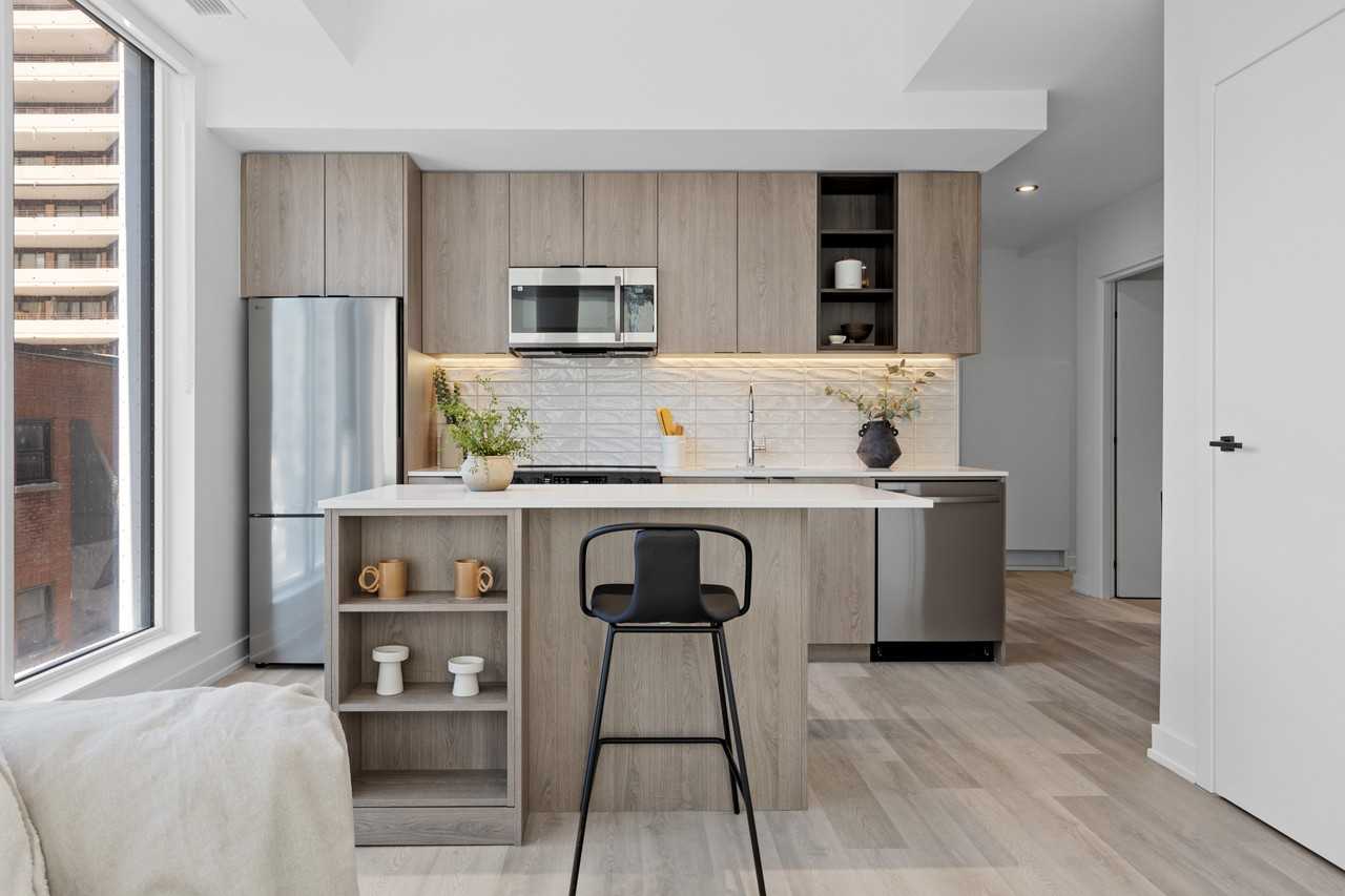 400 Albert Street - Photo 3 of 17