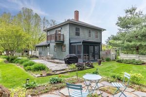 featured image of 17 Rhynus Rd