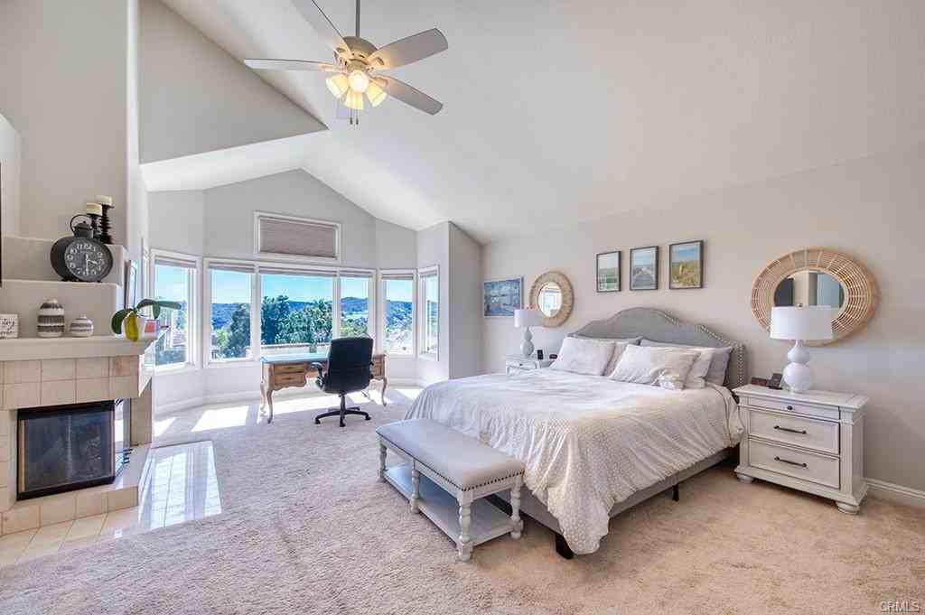 16 Oakmont - Photo 2 of 8