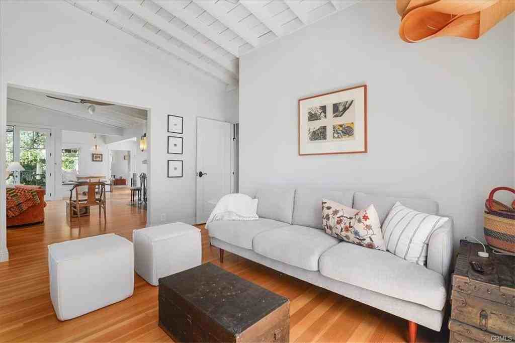 1511 Bluebird Canyon Dr - Photo 2 of 8