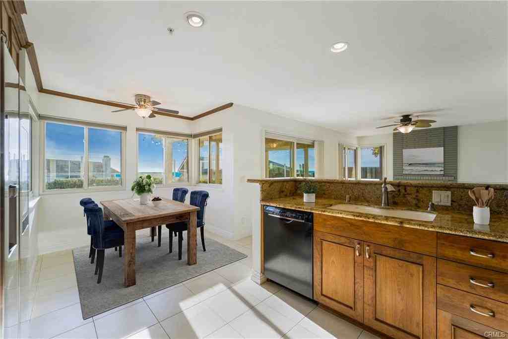 2229 Avenida Platanar - Photo 2 of 8
