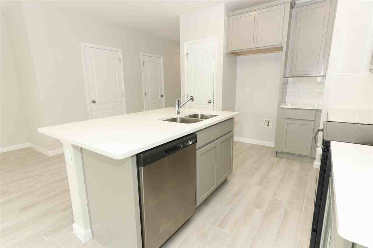 3031 Pilot House Pl - Photo 7 of 46