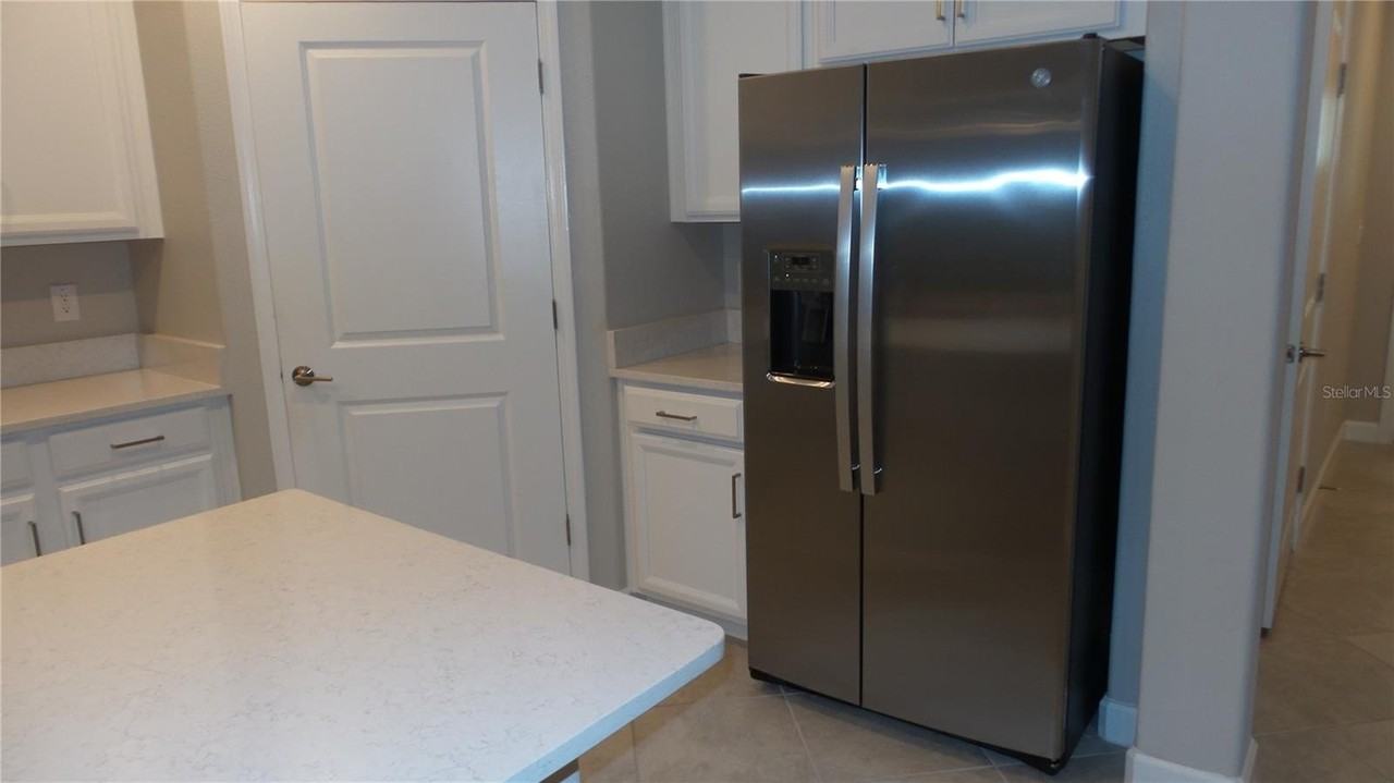 16715 Shell Bay Dr - Photo 5 of 19