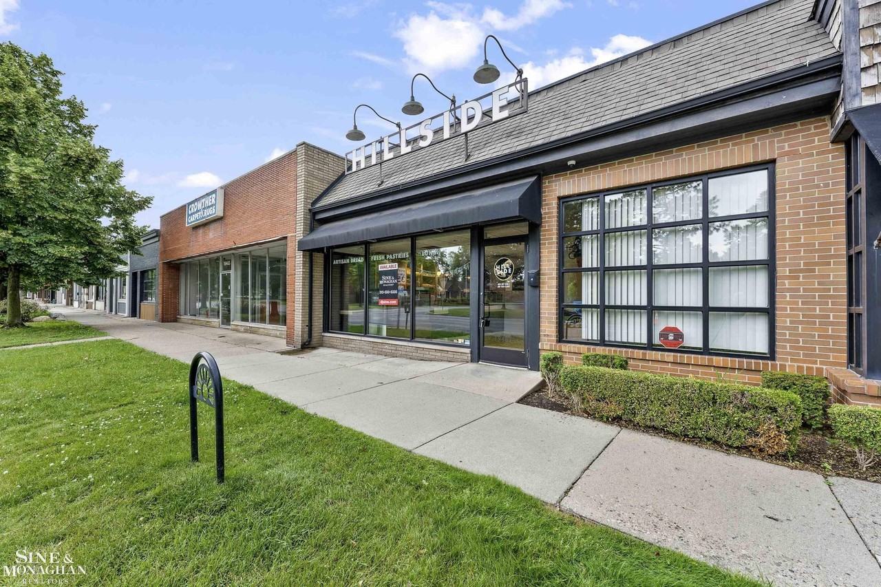 19487 Mack Ave - Photo 2 of 20