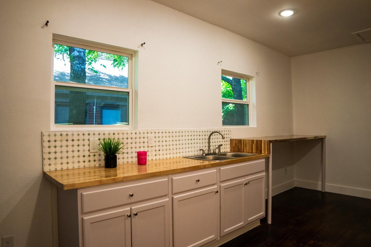 Lowe St - Photo 3 of 9