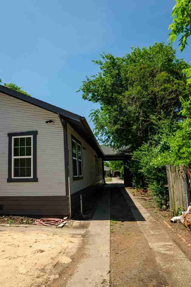 Lowe St - Photo 4 of 9