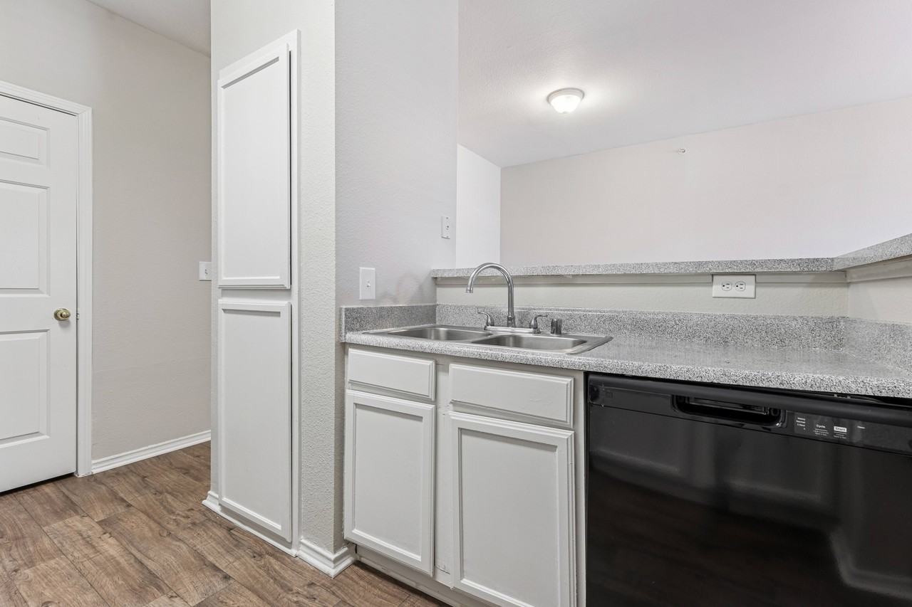 Pecan Creek on McKinney Apartments - Photo 5 of 59