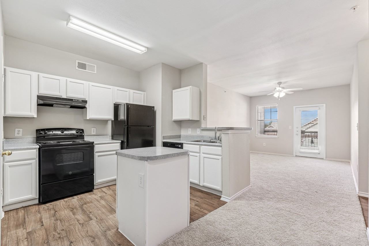 Pecan Creek on McKinney Apartments - Photo 6 of 59