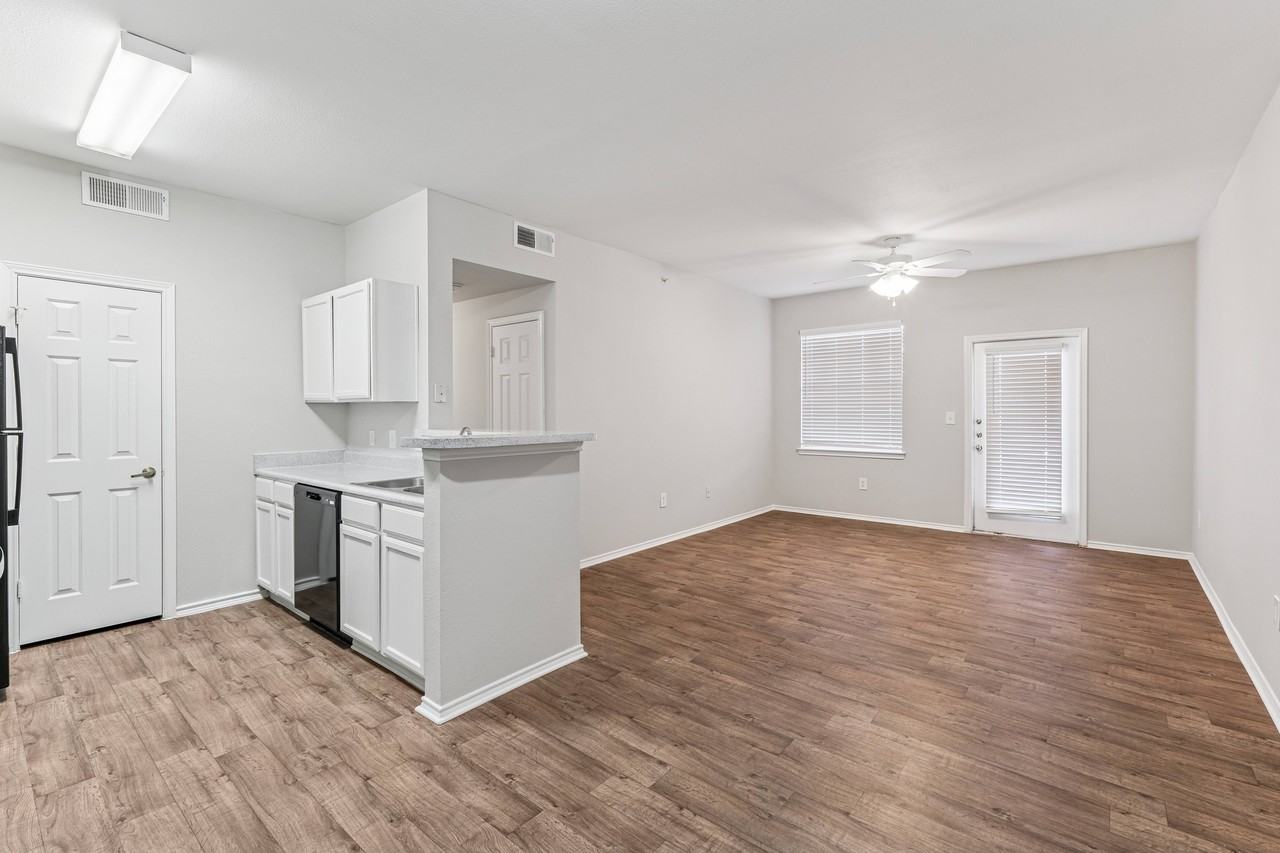 Pecan Creek on McKinney Apartments - Photo 7 of 59