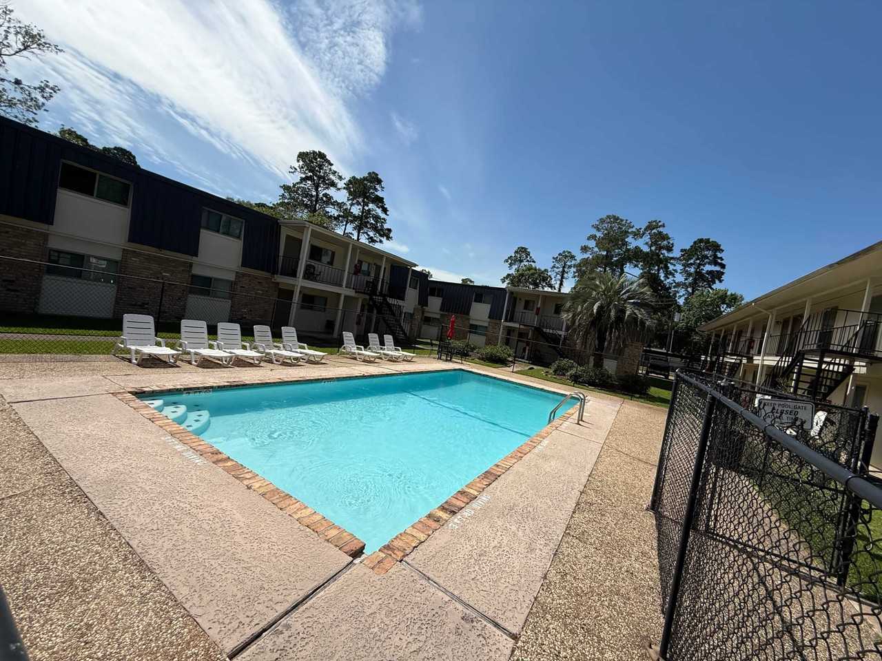 Hyde Park West Apartments - Photo 3 of 8