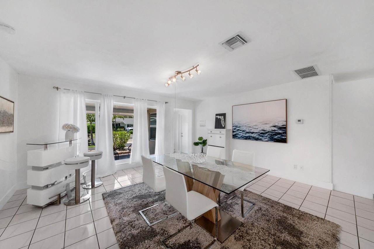 220 Southeast 2nd Avenue - Photo 5 of 43