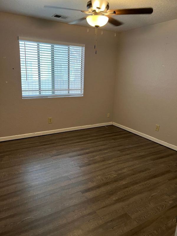 321 Maynell Avenue - Photo 4 of 10