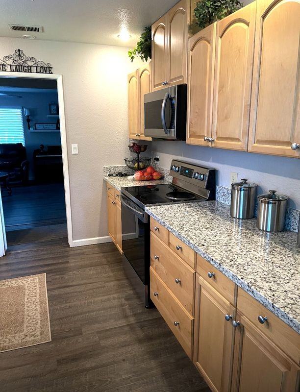 321 Maynell Avenue - Photo 6 of 10