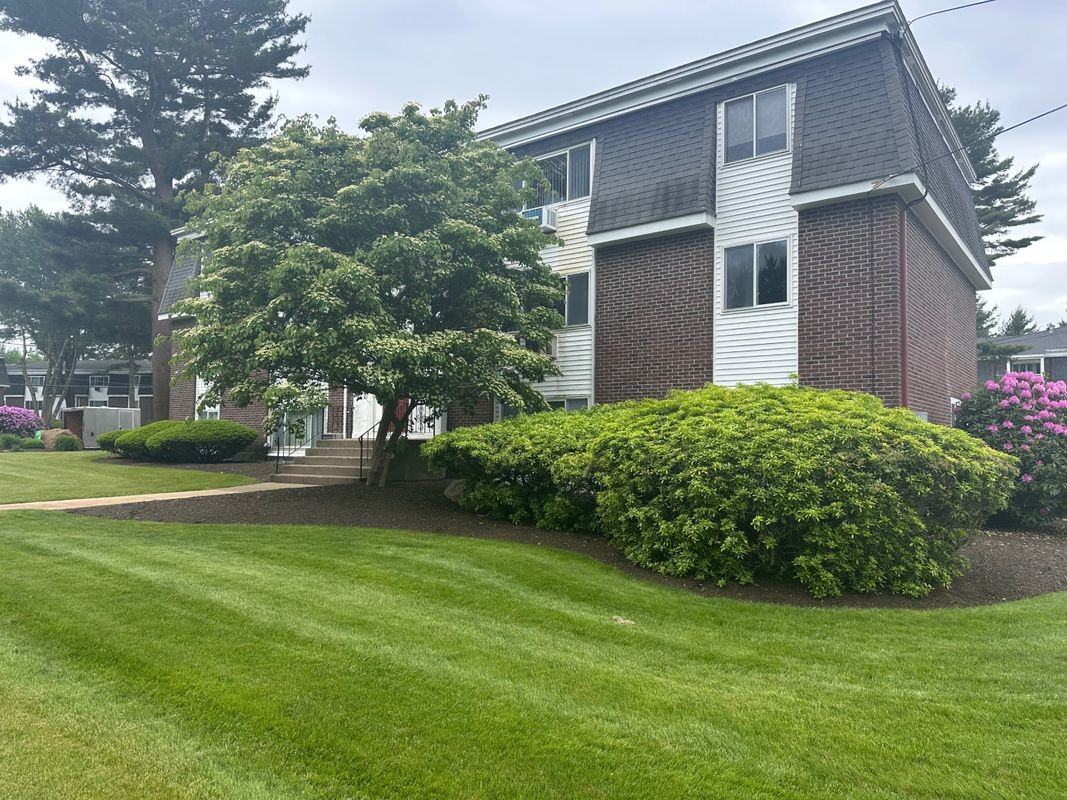 41 Will Dr ##22 - Photo 2 of 18