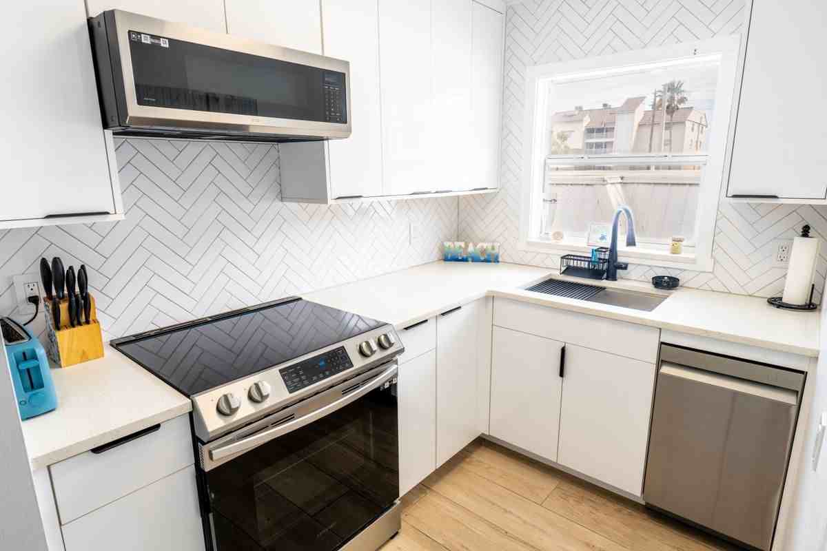 10 164th Ave - Photo 3 of 17
