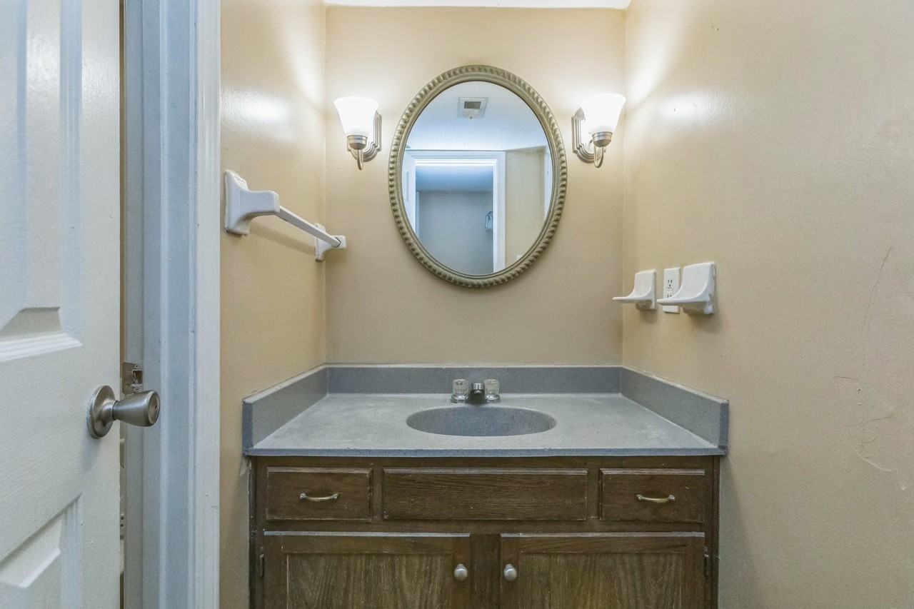 Hampton House - Photo 7 of 15