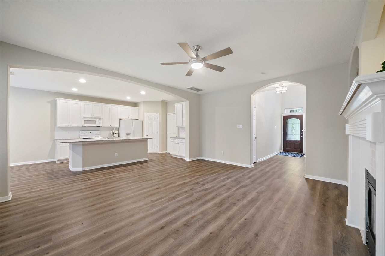 130 W Burberry Cir - Photo 5 of 39