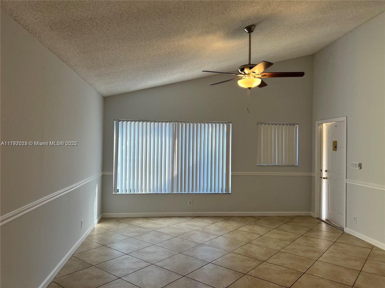 151 Sw 95th Ter ##202 - Photo 3 of 23