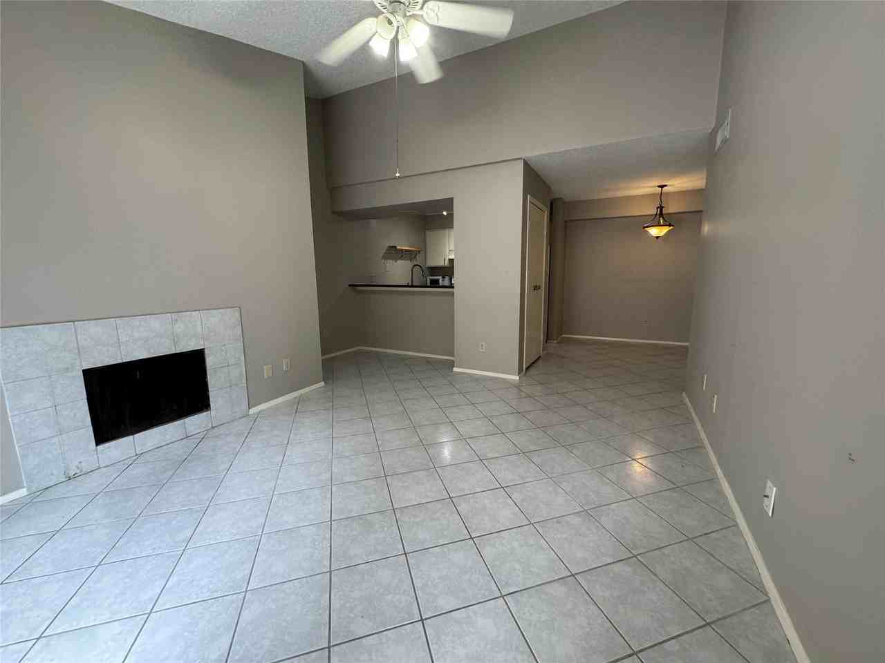 7128 N Holiday Dr - Photo 4 of 16