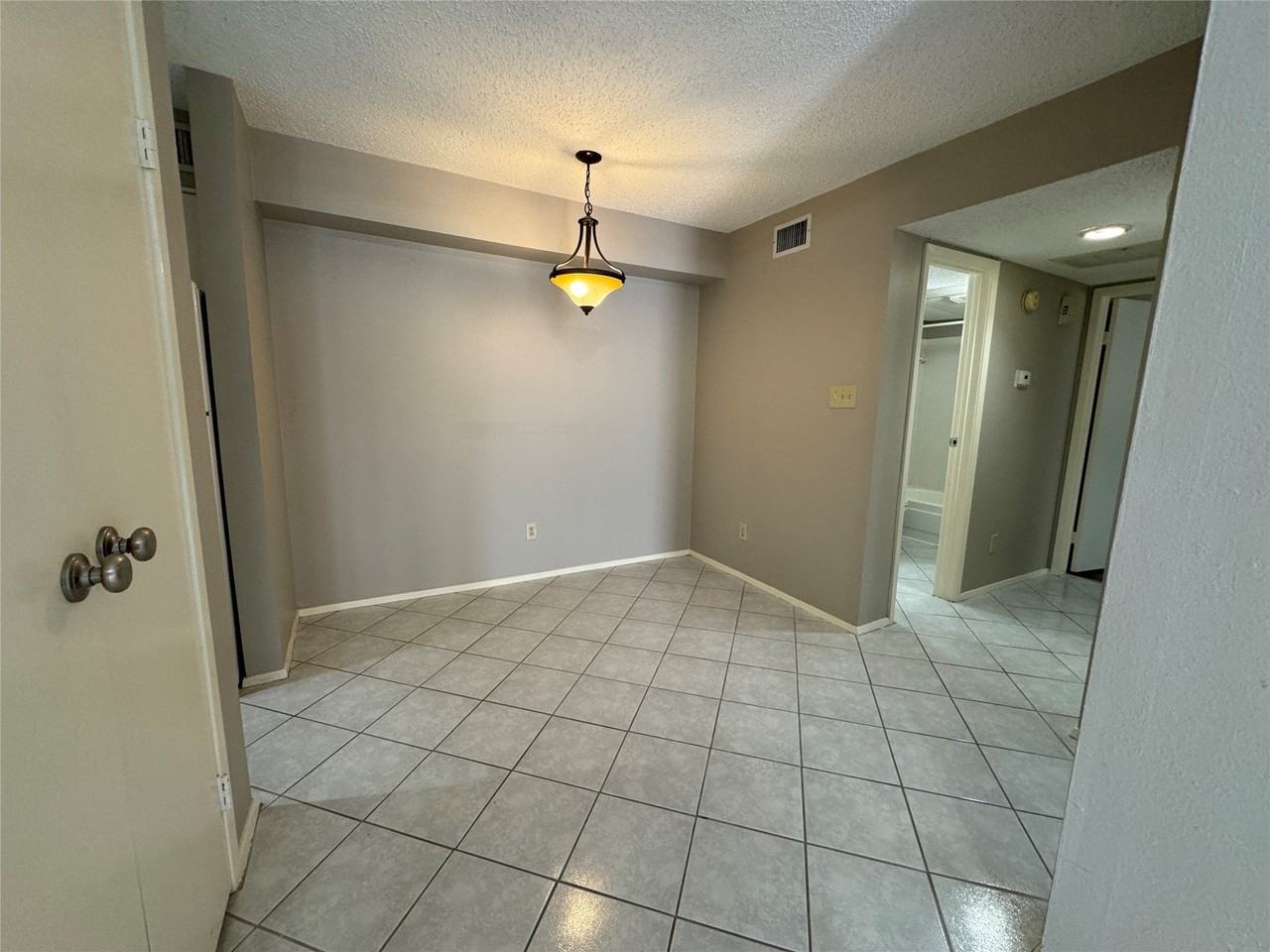 7128 N Holiday Dr - Photo 6 of 16