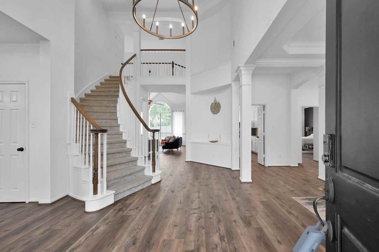 163 N Concord Forest Cir - Photo 4 of 40