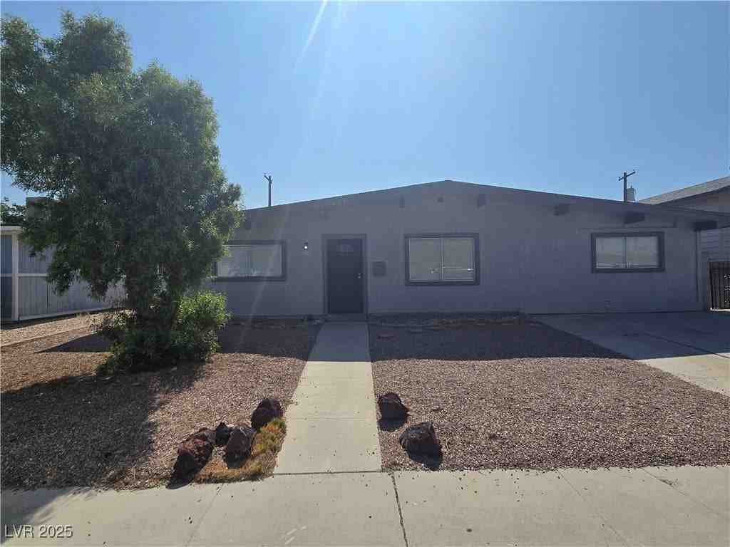 221 Milinane Dr - Photo 2 of 24