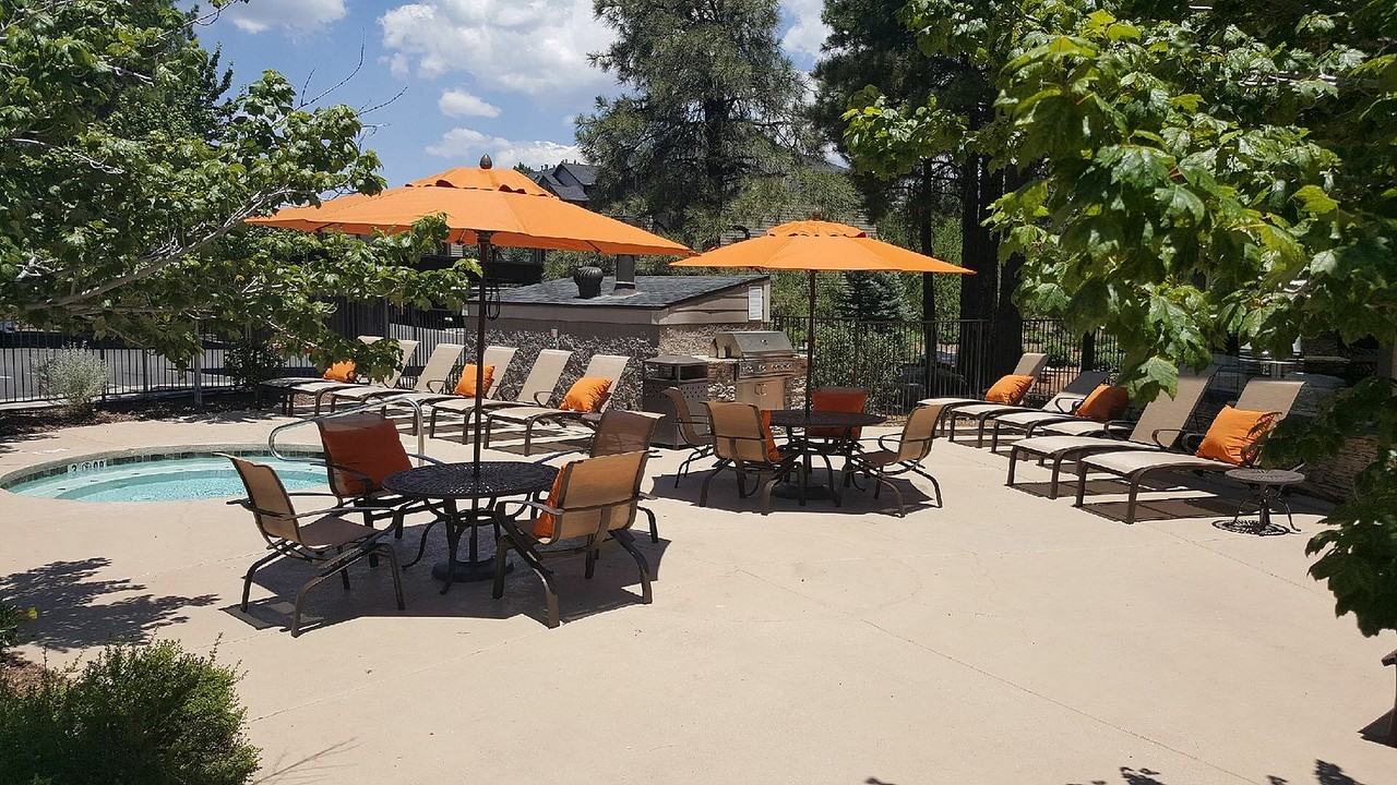 The Lodge - Photo 4 of 14