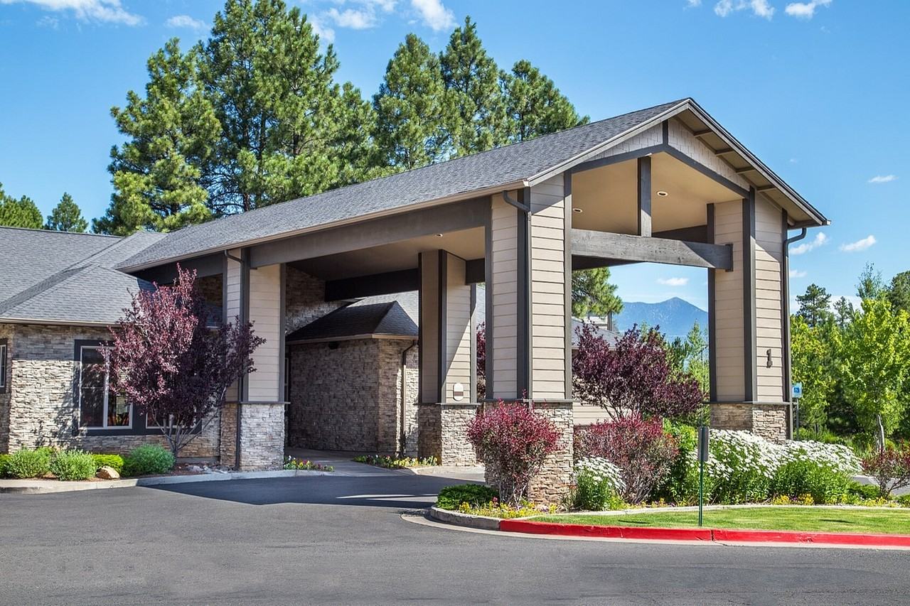 The Lodge - Photo 7 of 14