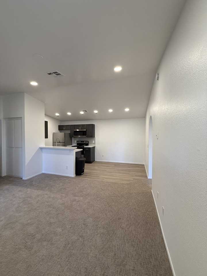 Woodcrest - Photo 7 of 31