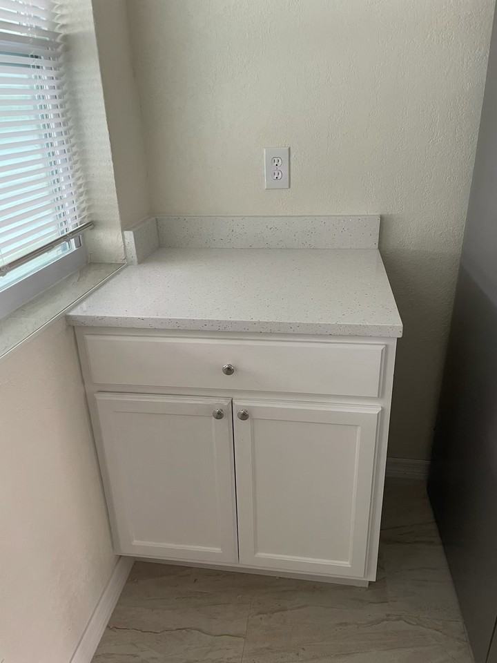 740 North Grandview Avenue #1 - Photo 4 of 11