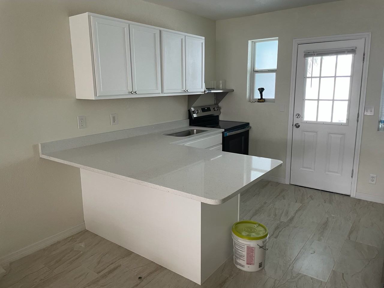 740 North Grandview Avenue #1 - Photo 6 of 11