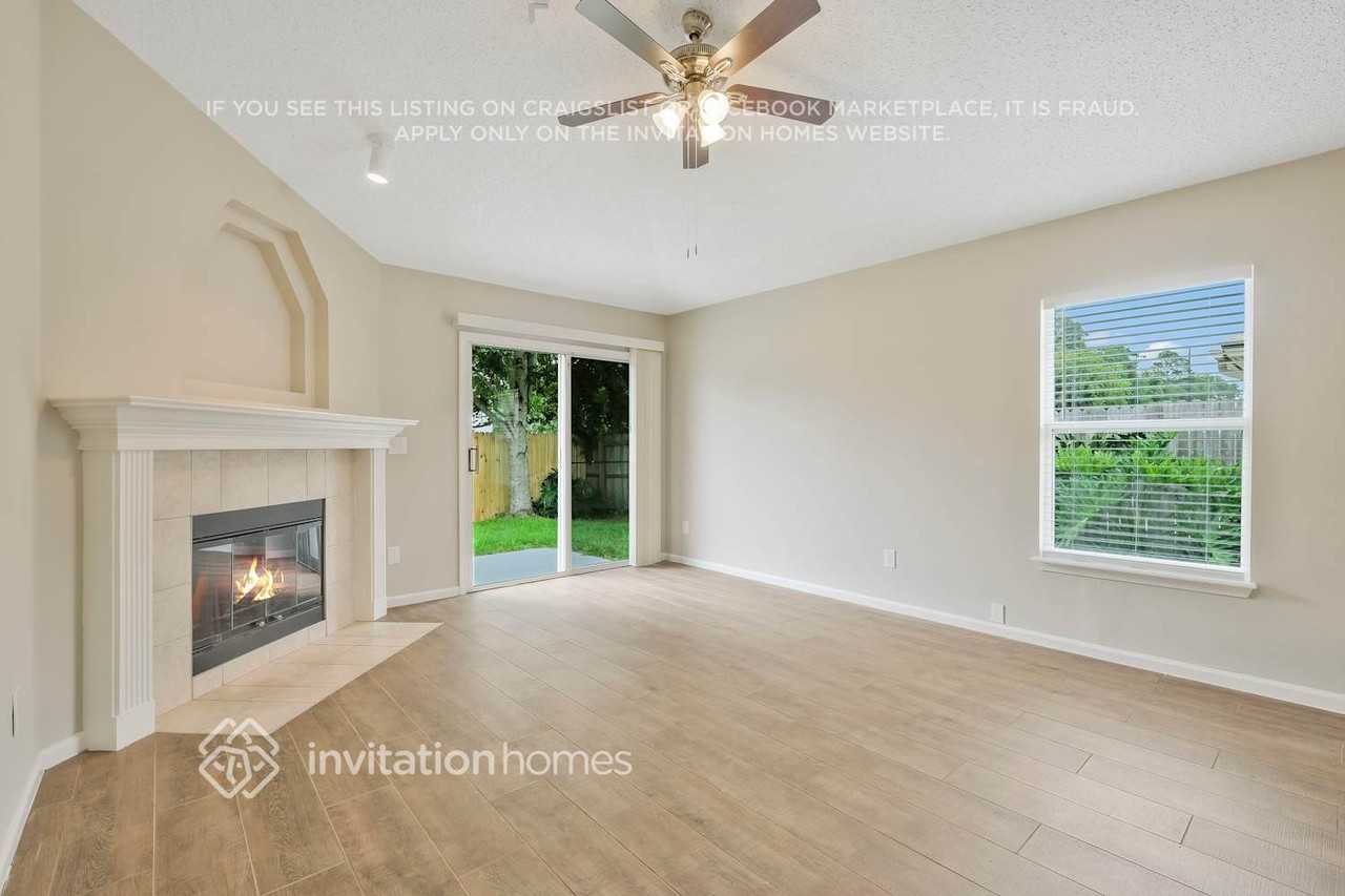 1800 Northglen Cir - Photo 7 of 24