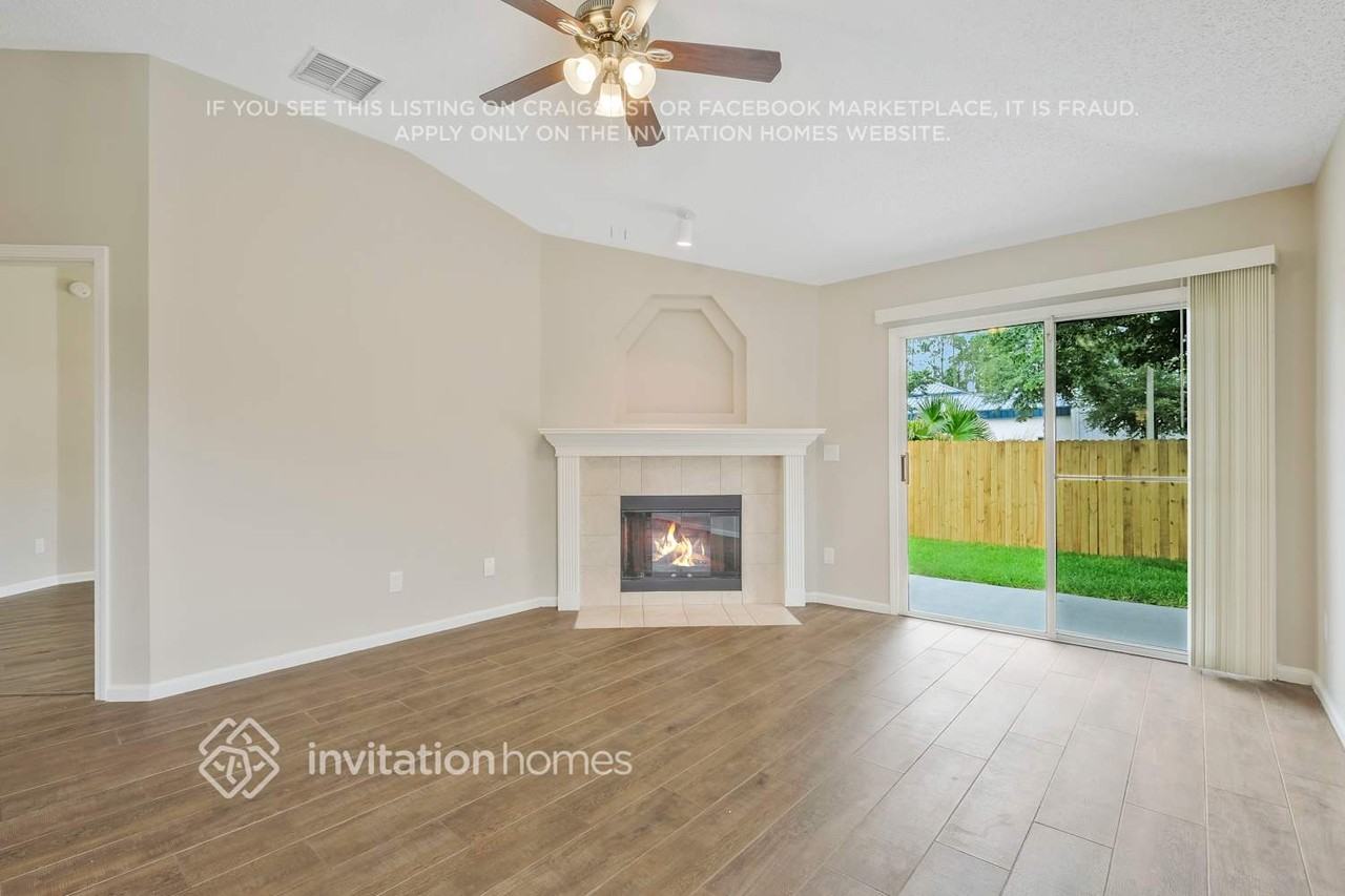 1800 Northglen Cir - Photo 6 of 24