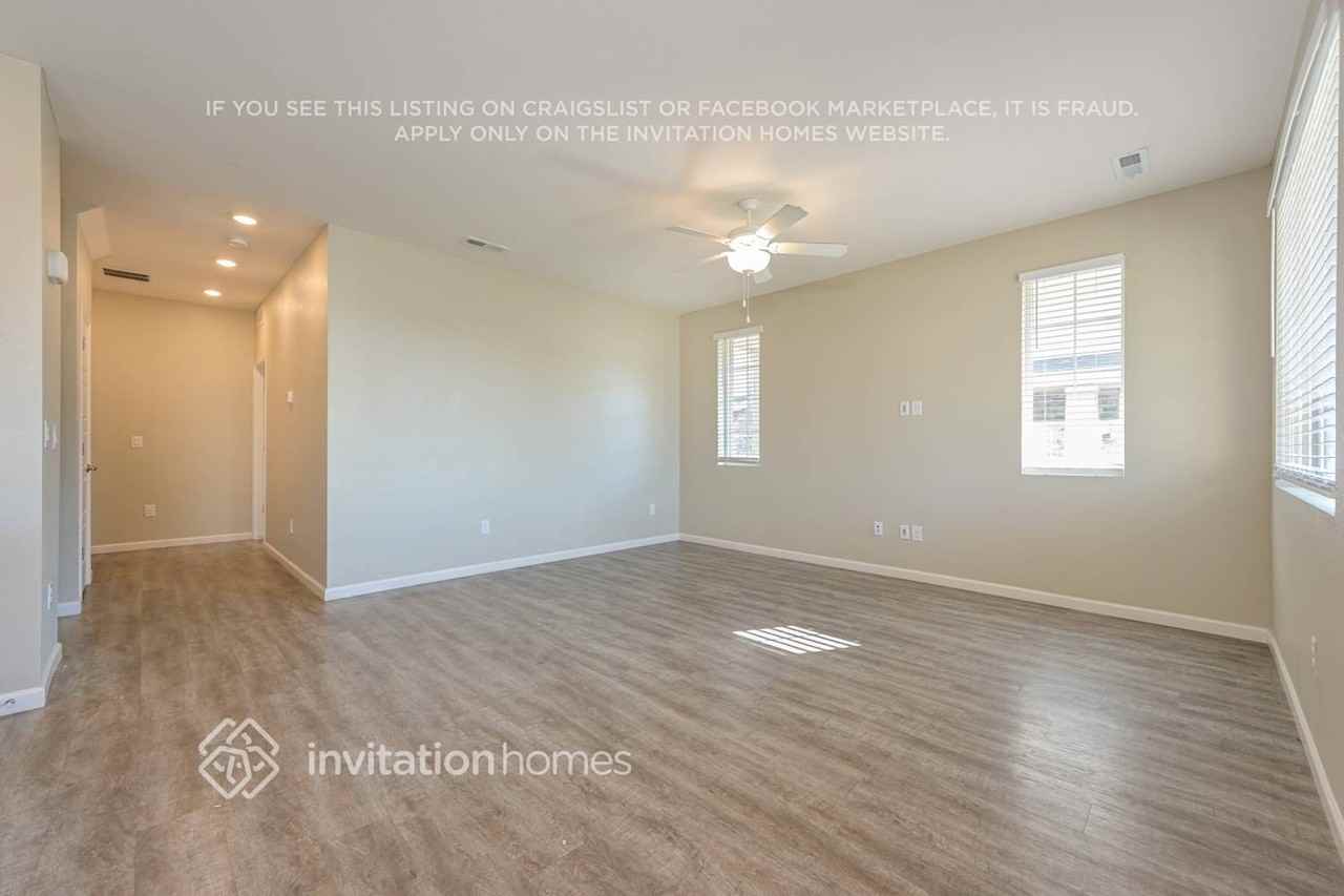 1836 S Flat Rock Way - Photo 5 of 22