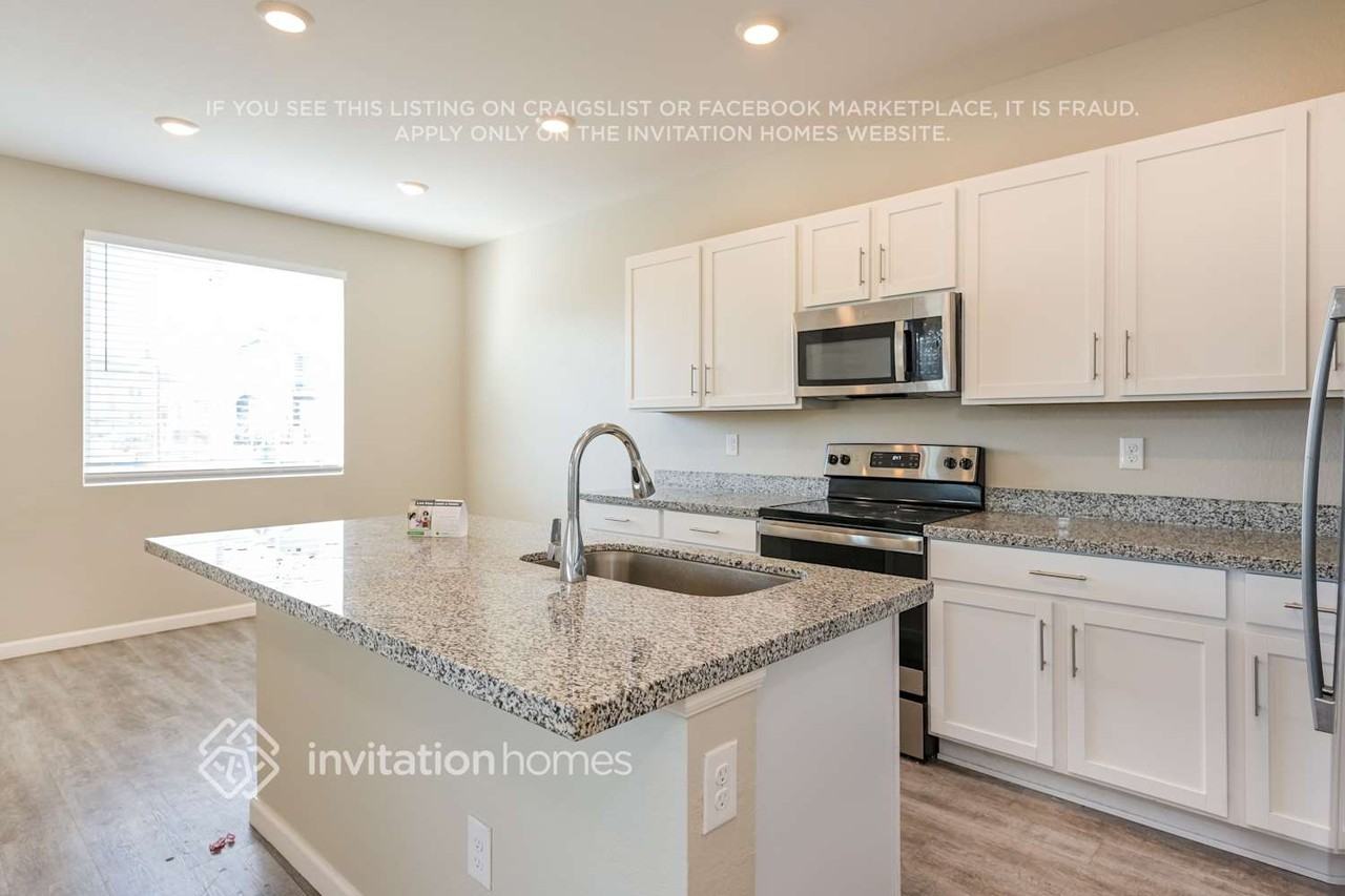 1836 S Flat Rock Way - Photo 7 of 22