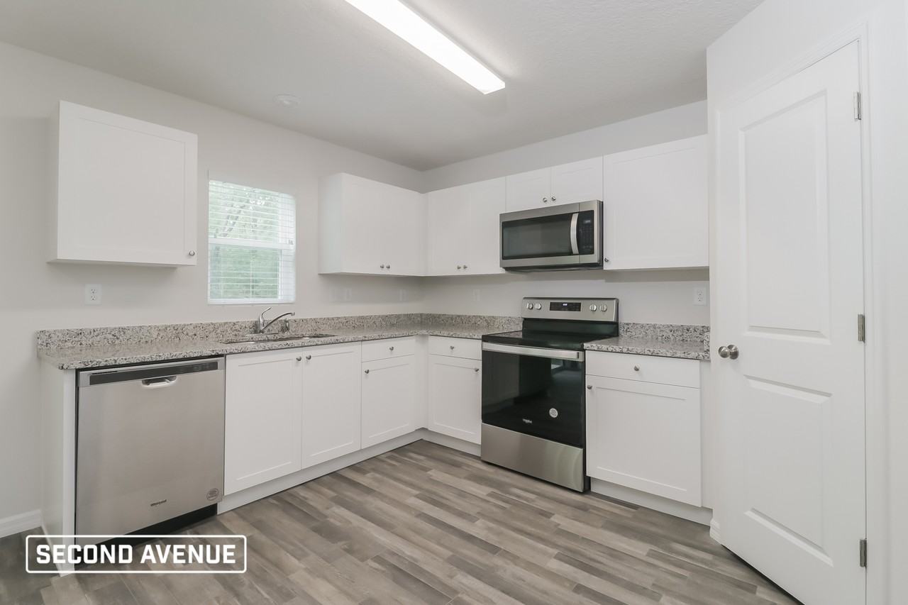 10774 N Academy Dr - Photo 2 of 18