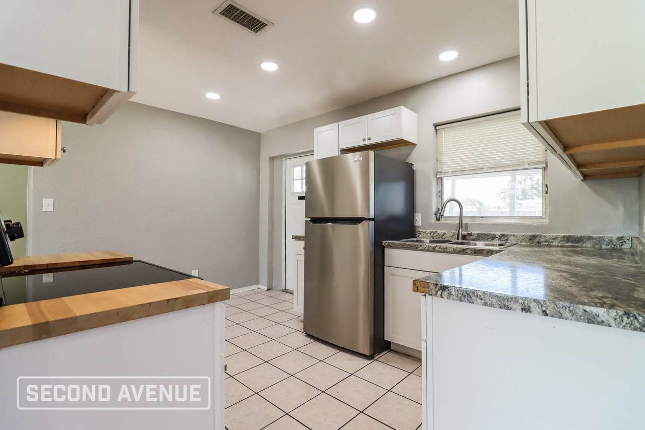 7320 38th Ave N #1 - Photo 3 of 24