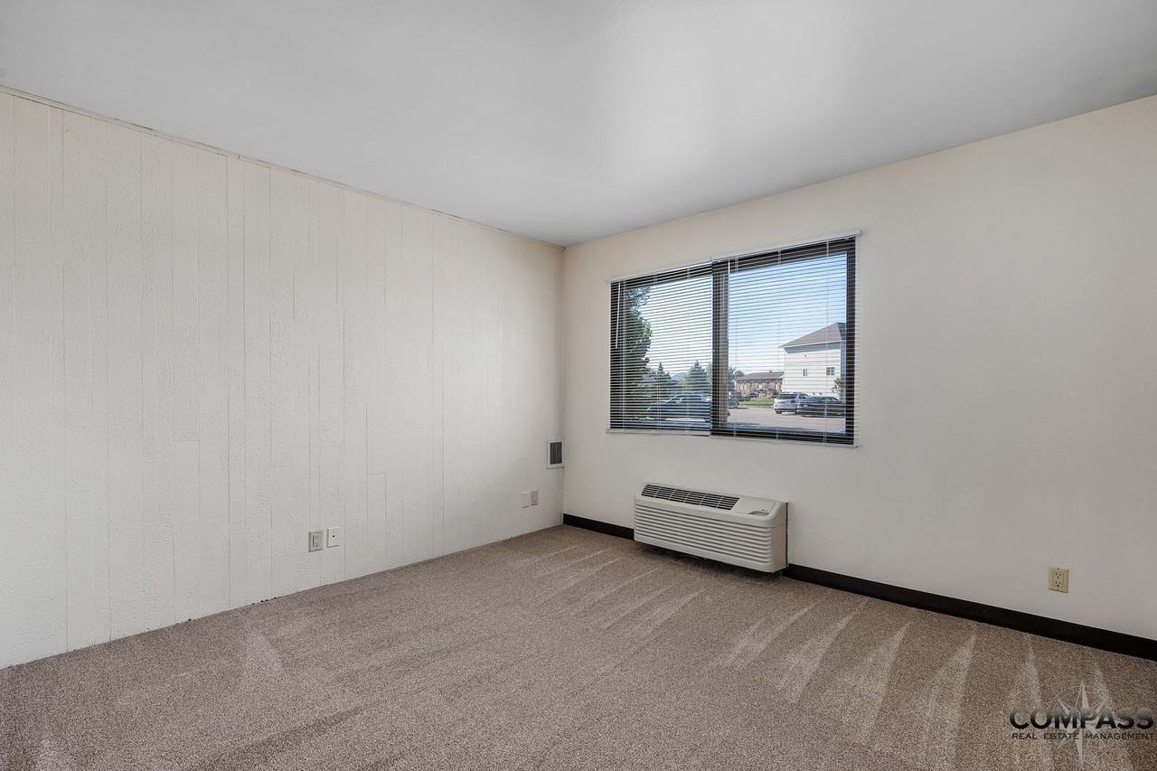 1025 W. MacArthur Avenue - Photo 3 of 20